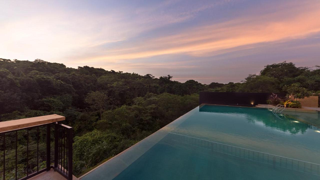 East India House Hotel Gorai Bagian luar foto
